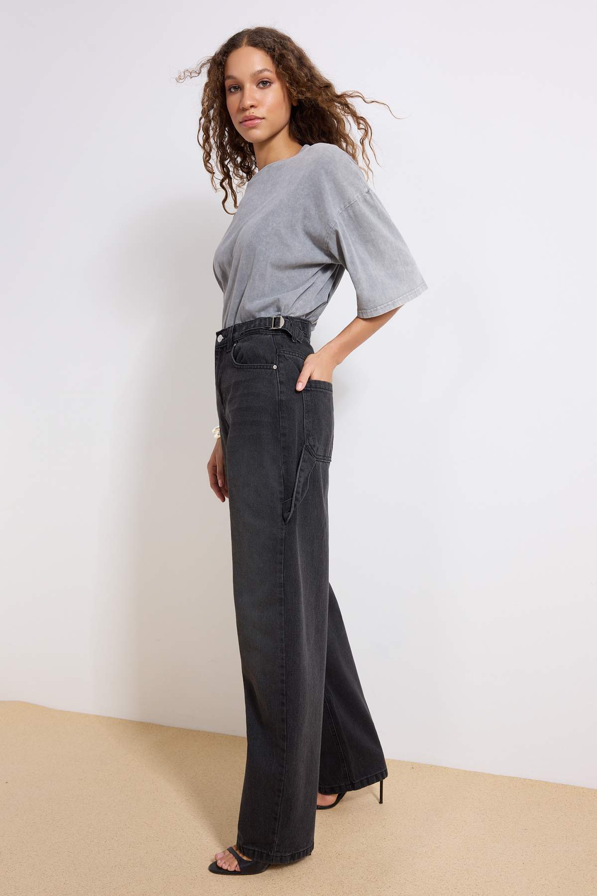 Trendyolmilla Açık Mavi More Sustainable Bol Kesim Yüksek Bel Carpenter Skater Jeans TWOAW24JE00308