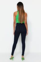 Trendyolmilla Gece Mavisi Vücudu Saran Yüksek Bel Ekstra Esnek Skinny Jeans TWOSS23JE00080