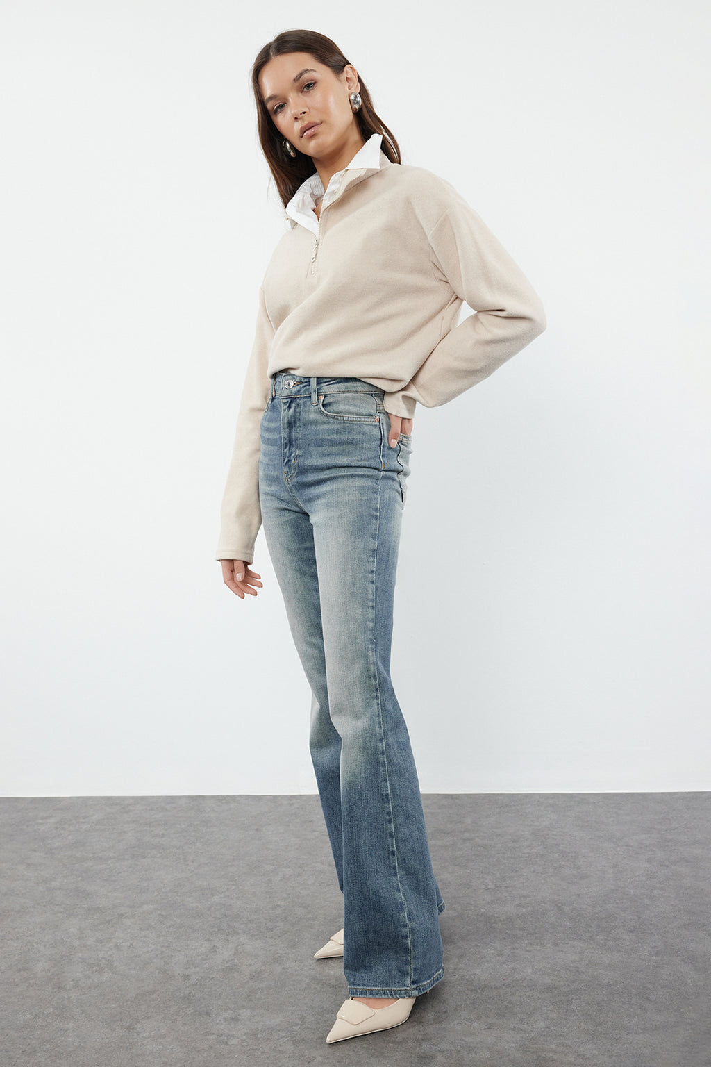 Trendyolmilla Antrasit Yüksek Bel Comfort/Esnek Flare Jeans TWOAW25JE00096