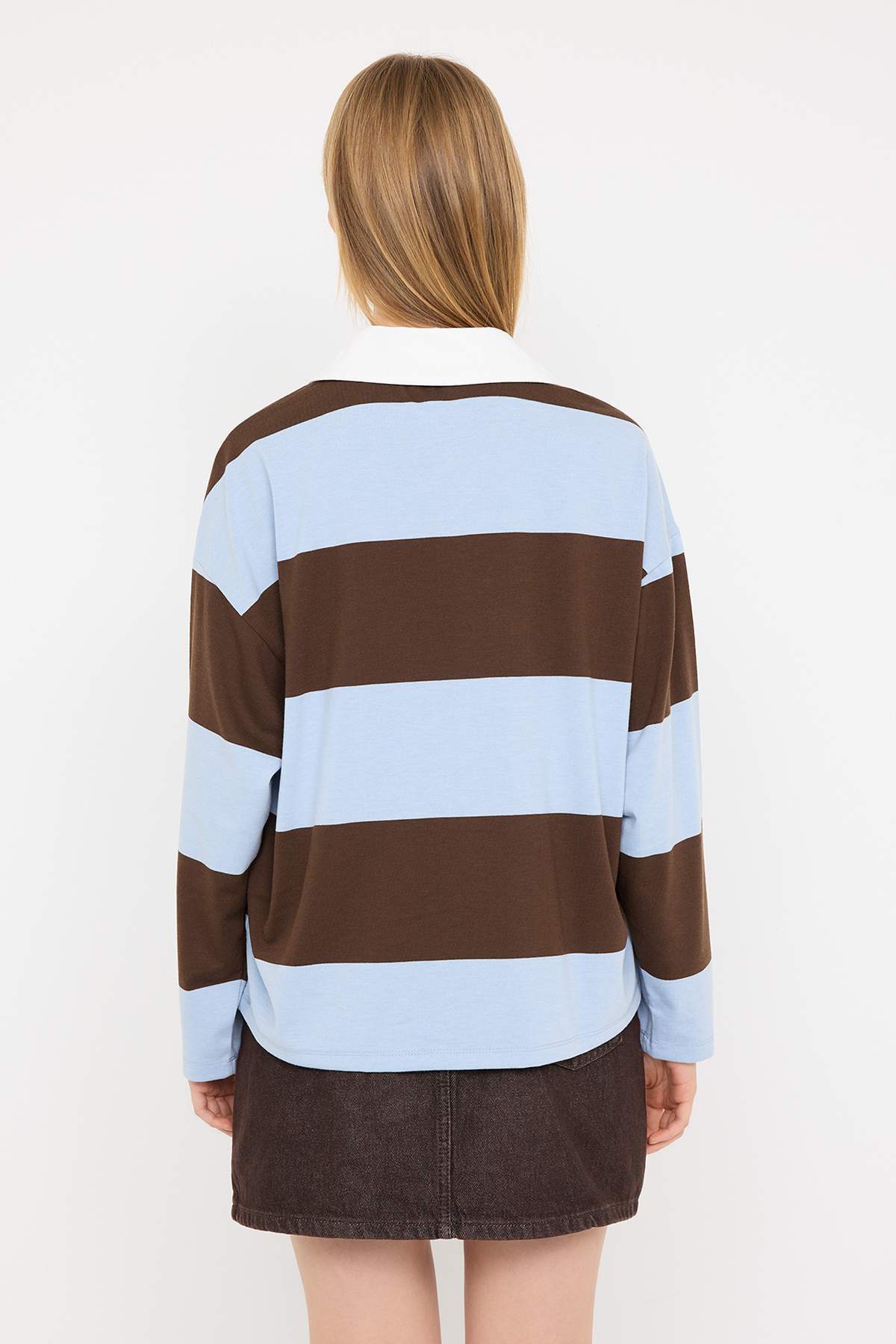 Trendyolmilla Kahverengi Çizgili Polo Yaka Oversize/Geniş Kalıp Örme Sweatshirt TWOAW26SW00051
