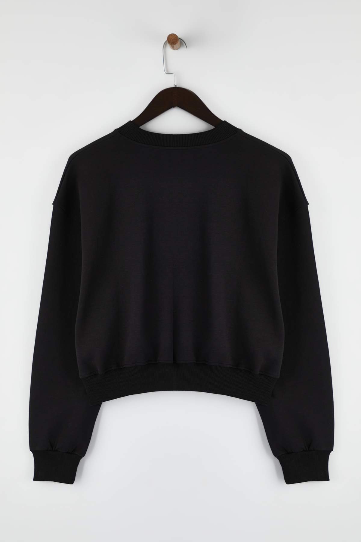 Siyah Soft Touch Şerit Taş Akseusar Detaylı Bisiklet Yaka Örme Sweatshirt TWOAW26SW00224