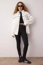 Trendyolmilla Lacivert Kapüşonlu ve Biye Detaylı Oversize/Geniş Kalıp Örme Sweatshirt TWOAW26SW00106