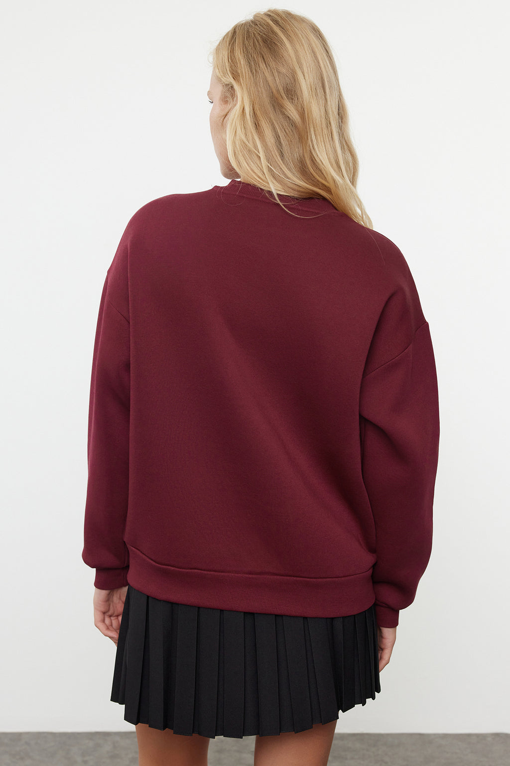 Trendyolmilla Siyah Oversize/Bol Kesim Bisiklet Yaka Kalın/İçi polarlı Örme Sweatshirt TWOAW24SW00102