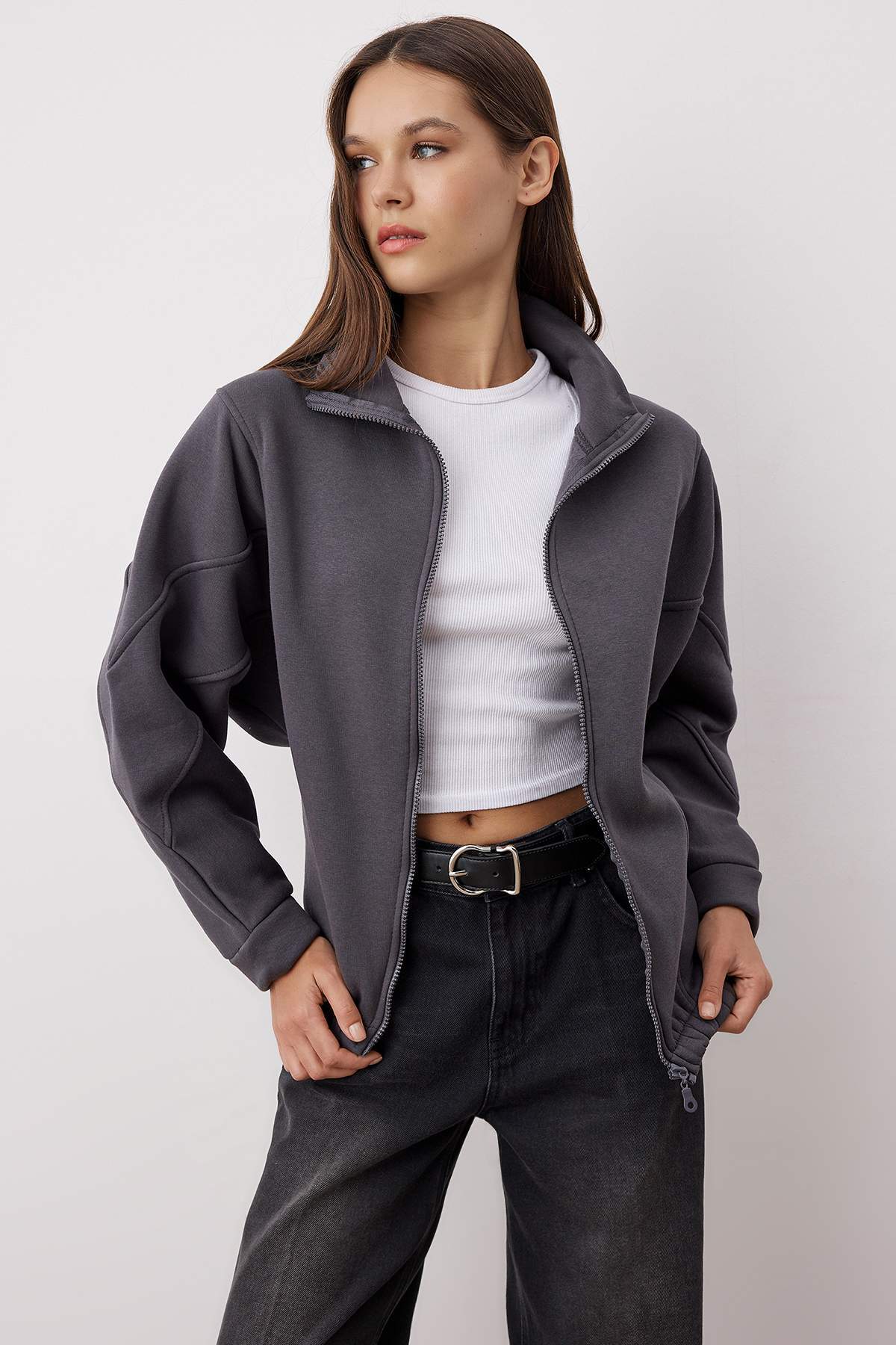 Trendyolmilla Kar Melanj Fermuarlı Dikiş Detaylı Dik Yaka Bomber Örme Sweatshirt TWOAW26SW00037