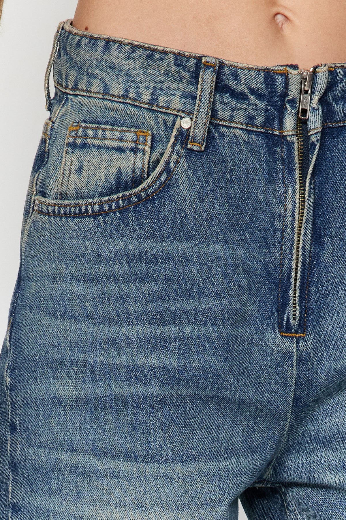 Mavi More Sustainable Soluk Efekt Vintage Fermuar Detaylı Yüksek Bel Wide Leg Jeans TWOAW24JE00315