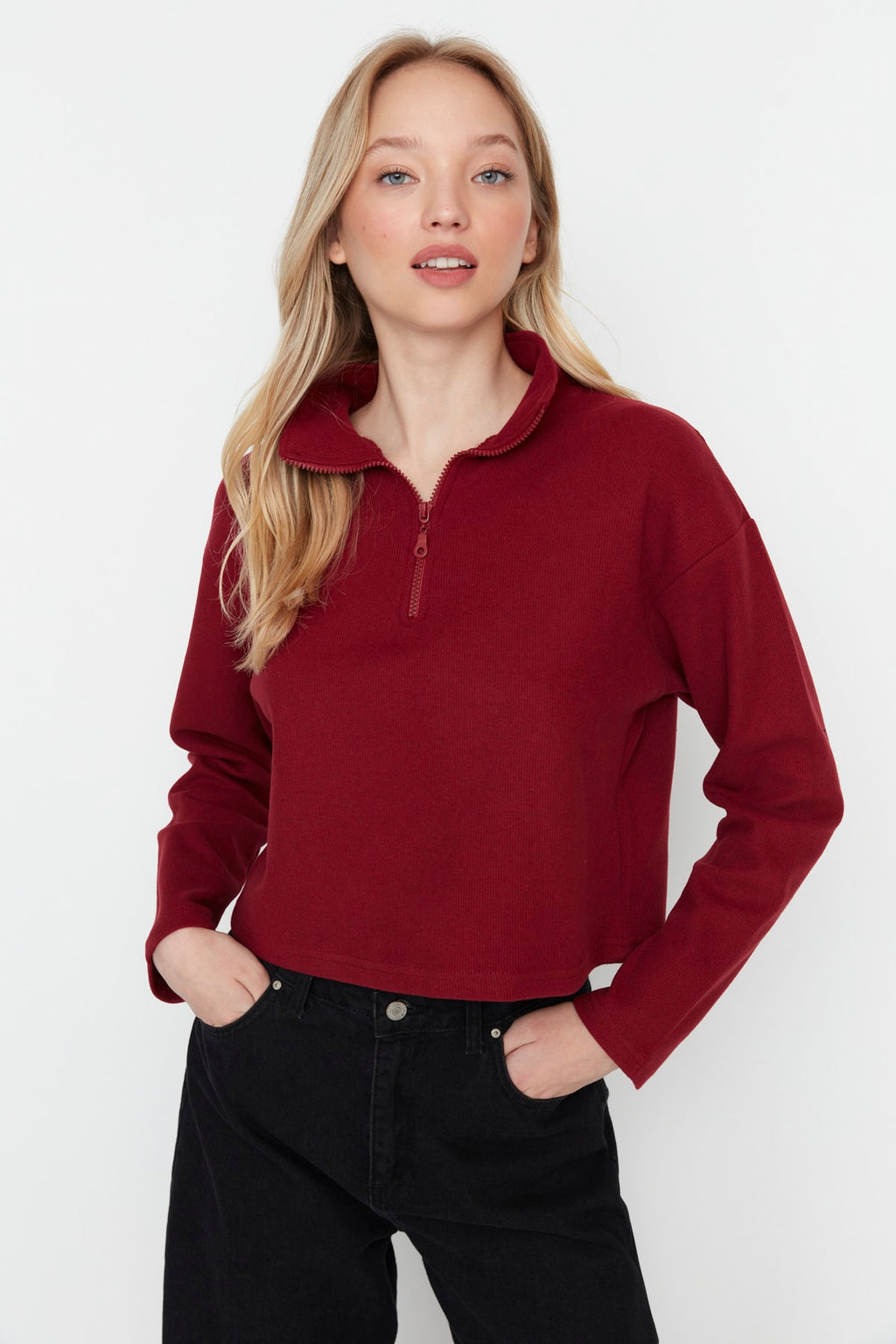 Trendyolmilla Siyah Selanik/Triko Görünümlü Fermuarlı Yaka Regular/Normal Kalıp Örme Sweatshirt TWOAW22SW0732