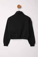 Trendyolmilla Siyah Kalın İçi Polarlı Dik Yaka Yarım Pat Fermuarı Crop Örme Sweatshirt TWOAW26SW00233
