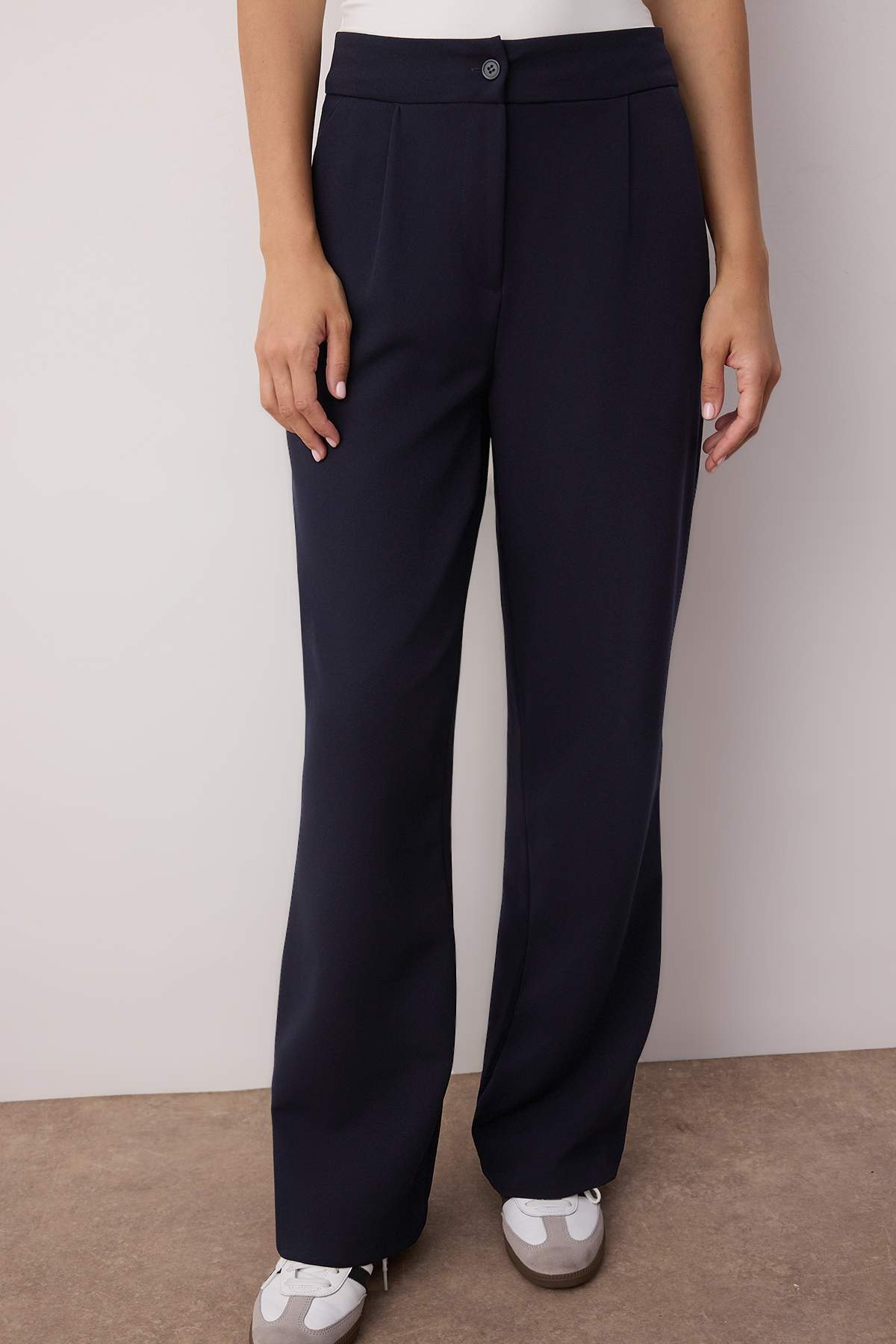 Trendyolmilla Lacivert Wide Leg/Geniş Paça Dokuma Kumaş Pantolon TWOAW22PL0139