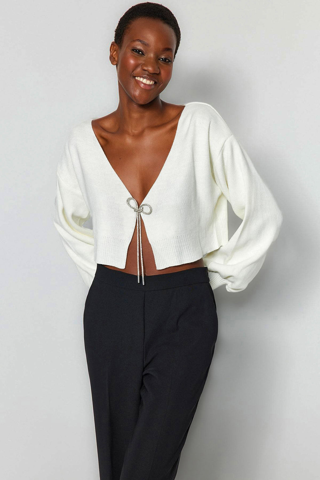 Trendyolmilla Ekru Süper Crop Basic Fiyonklu Triko Hırka TWOAW24HI00315