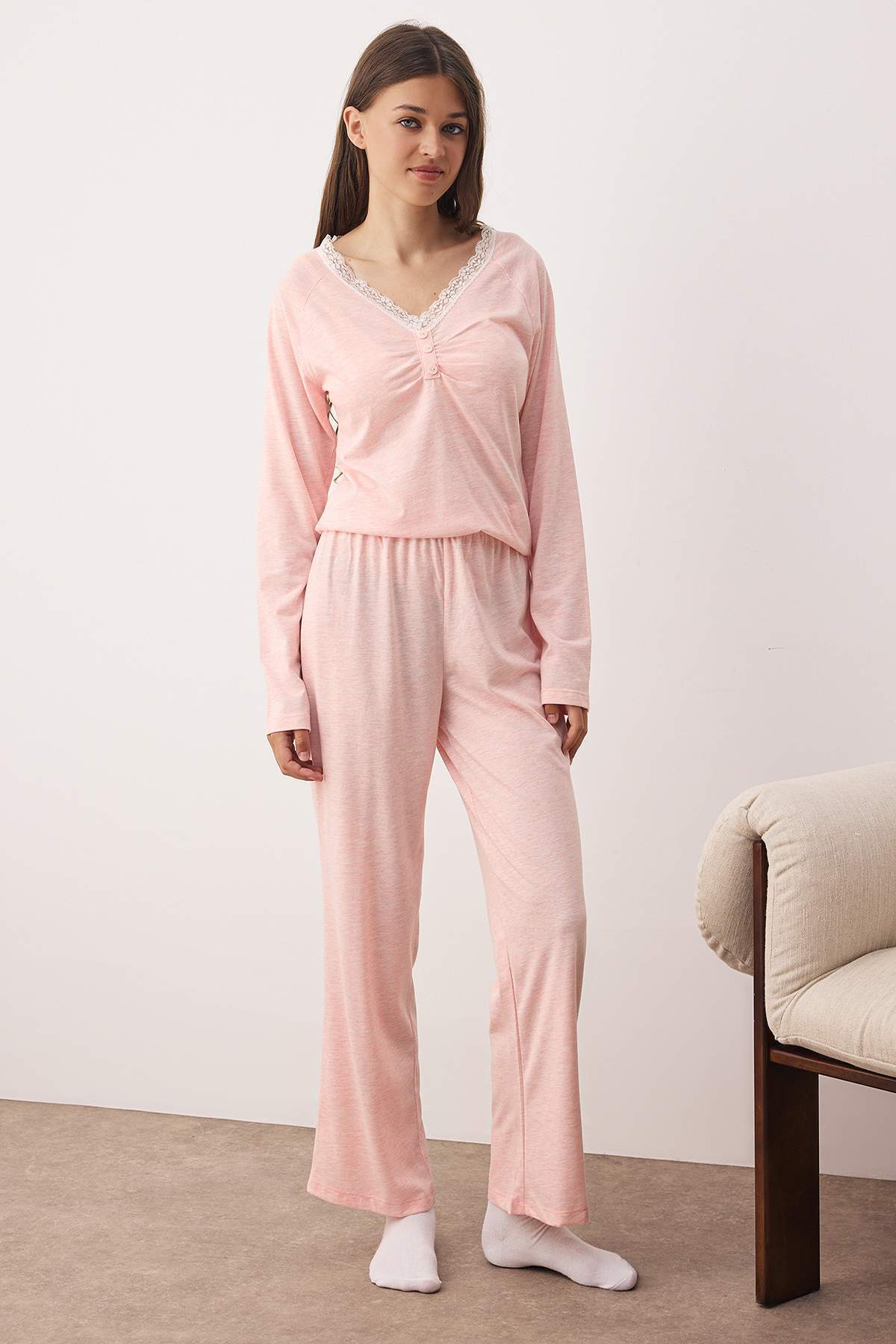 Trendyolmilla Pembe Pamuklu Dantel Detaylı Örme Pijama Takımı THMAW26PT00051 Secondary image