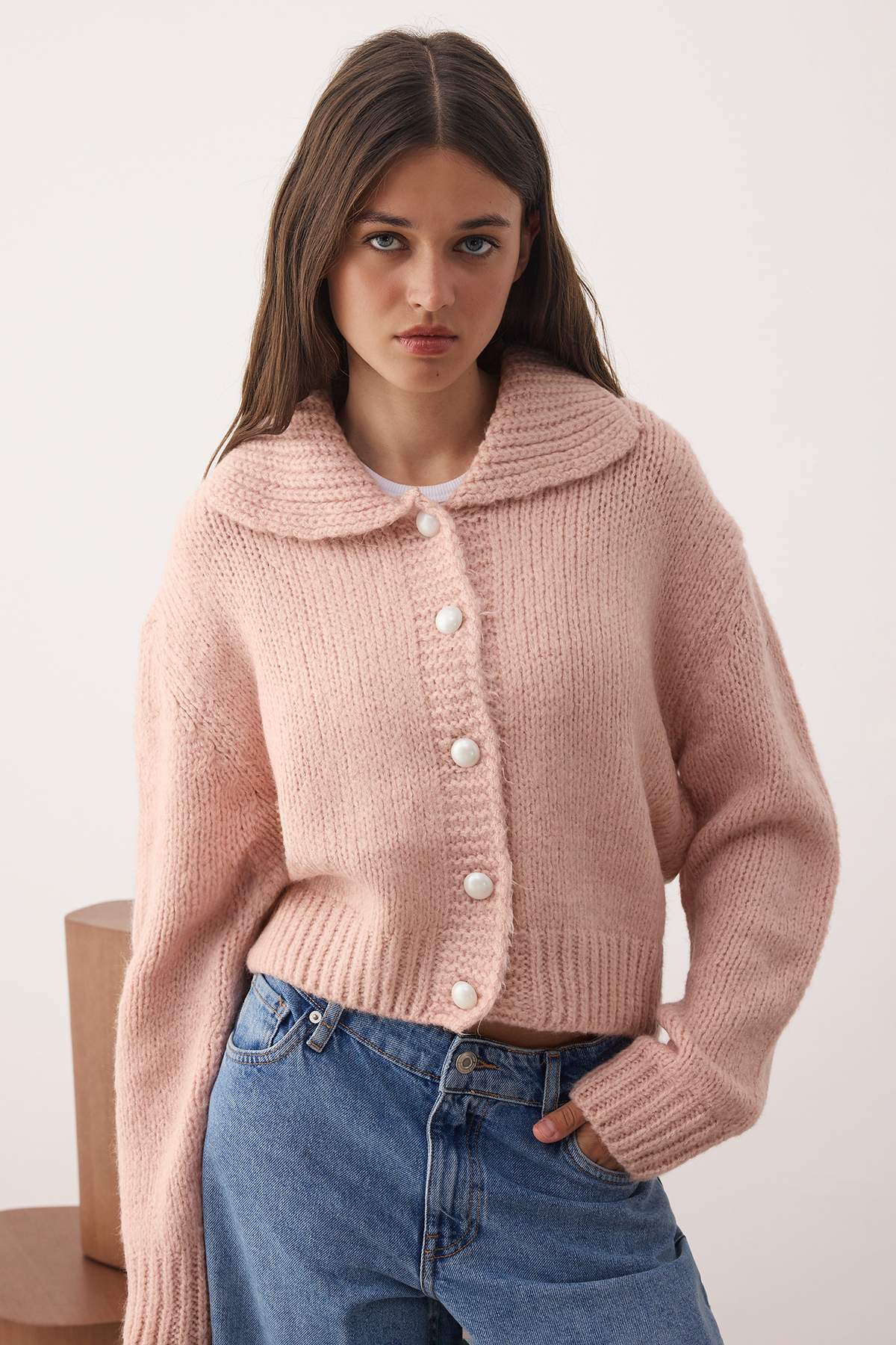 Trendyolmilla Ekru  Oversize/Geniş Kalıp Crop  Triko Hırka TWOAW26HI00179