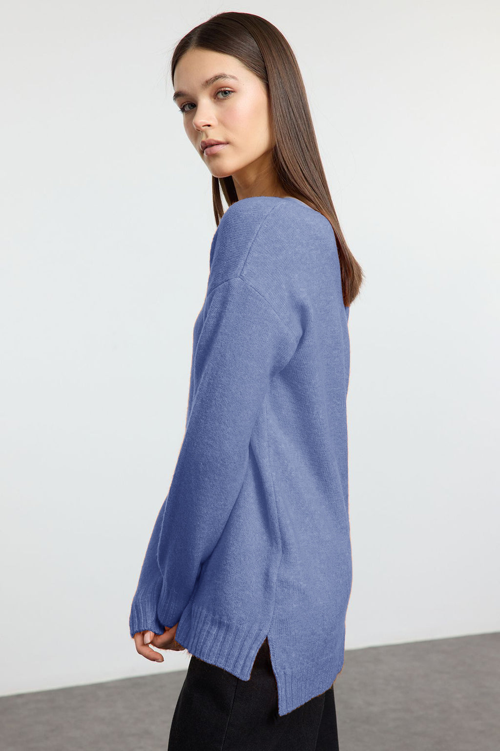 Trendyolmilla Indigo Yünlü Kayık Yaka Basic Triko Kazak TWOAW25KZ00010