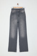 Trendyolmilla Mavi Soluk Efekt Vintage Yüksek Bel Wide Leg Geniş Paça %100 Pamuk Non-Stretch Jeans TWOAW24JE00089