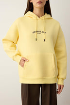 Trendyolmilla Açık Pembe alın İçi Polarlı Kapüşonlu Ön ve Sırt Baskılı Oversize Örme Sweatshirt TWOAW26SW00184