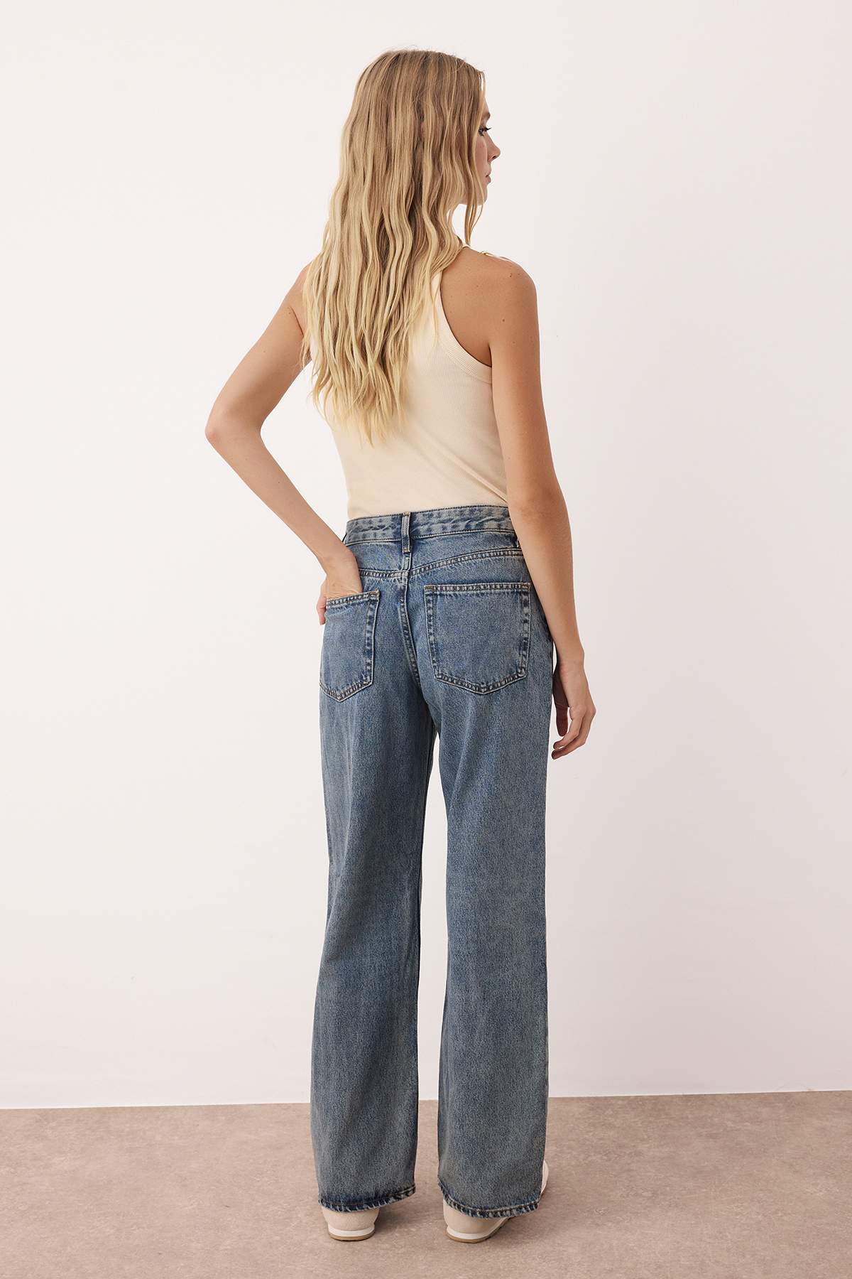 Mavi Vintage Yıkama Normal Bel Wide Leg Jeans TWOAW26JE00186