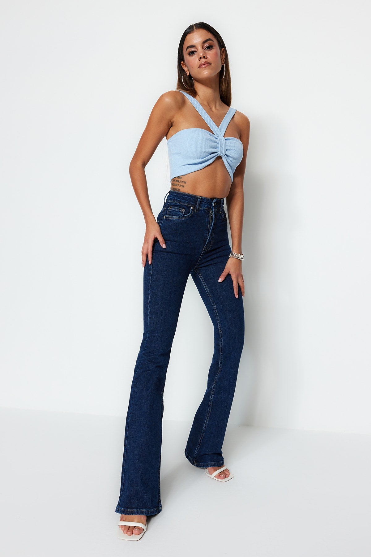 Trendyolmilla Mavi*002 Süper Yüksek Bel Comfort/Esnek Flare Jeans TWOSS23JE00064