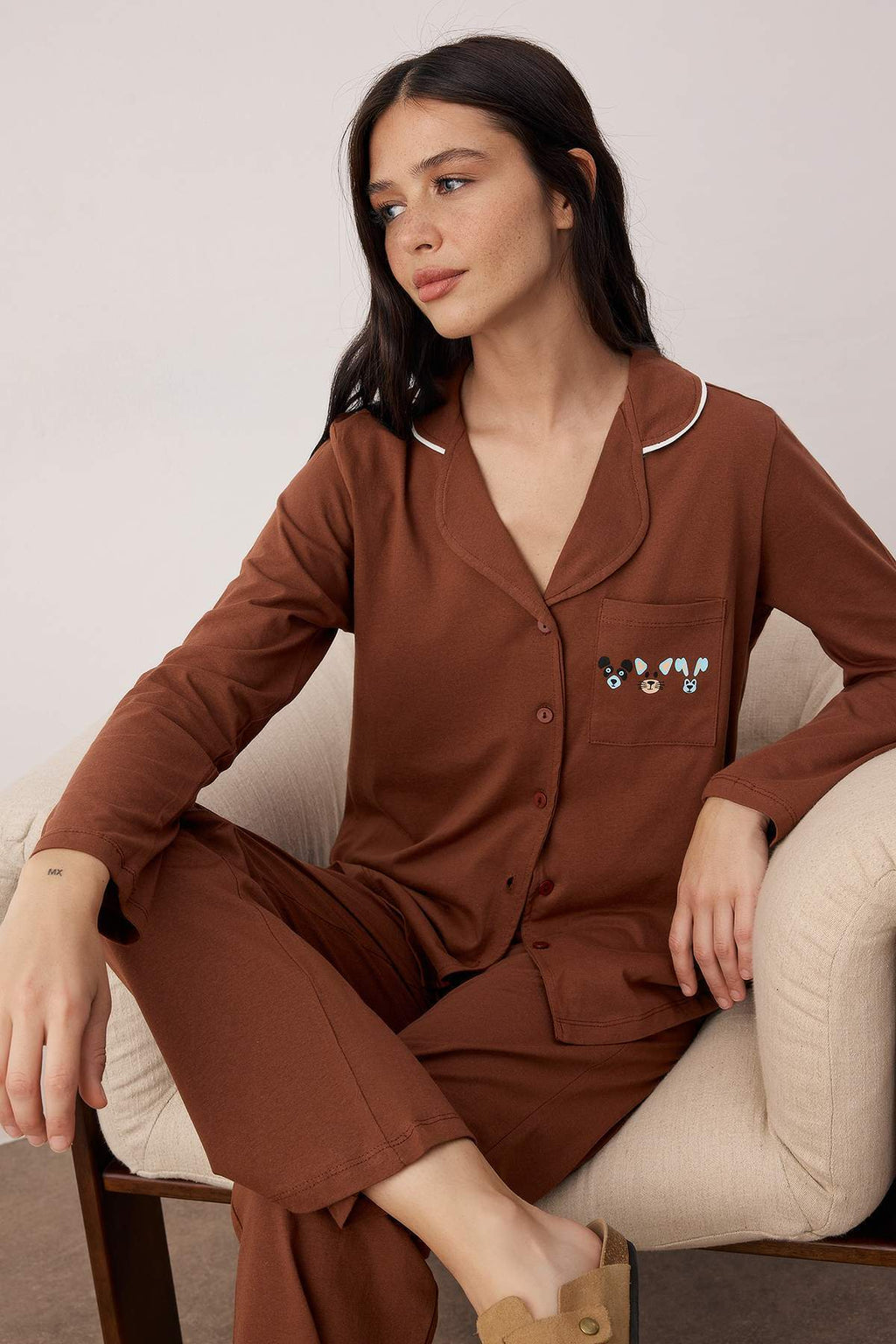 Trendyolmilla Gri %100 Pamuklu Biye ve Cep Detaylı Baskılı Örme Pijama Takımı THMAW22PT0785
