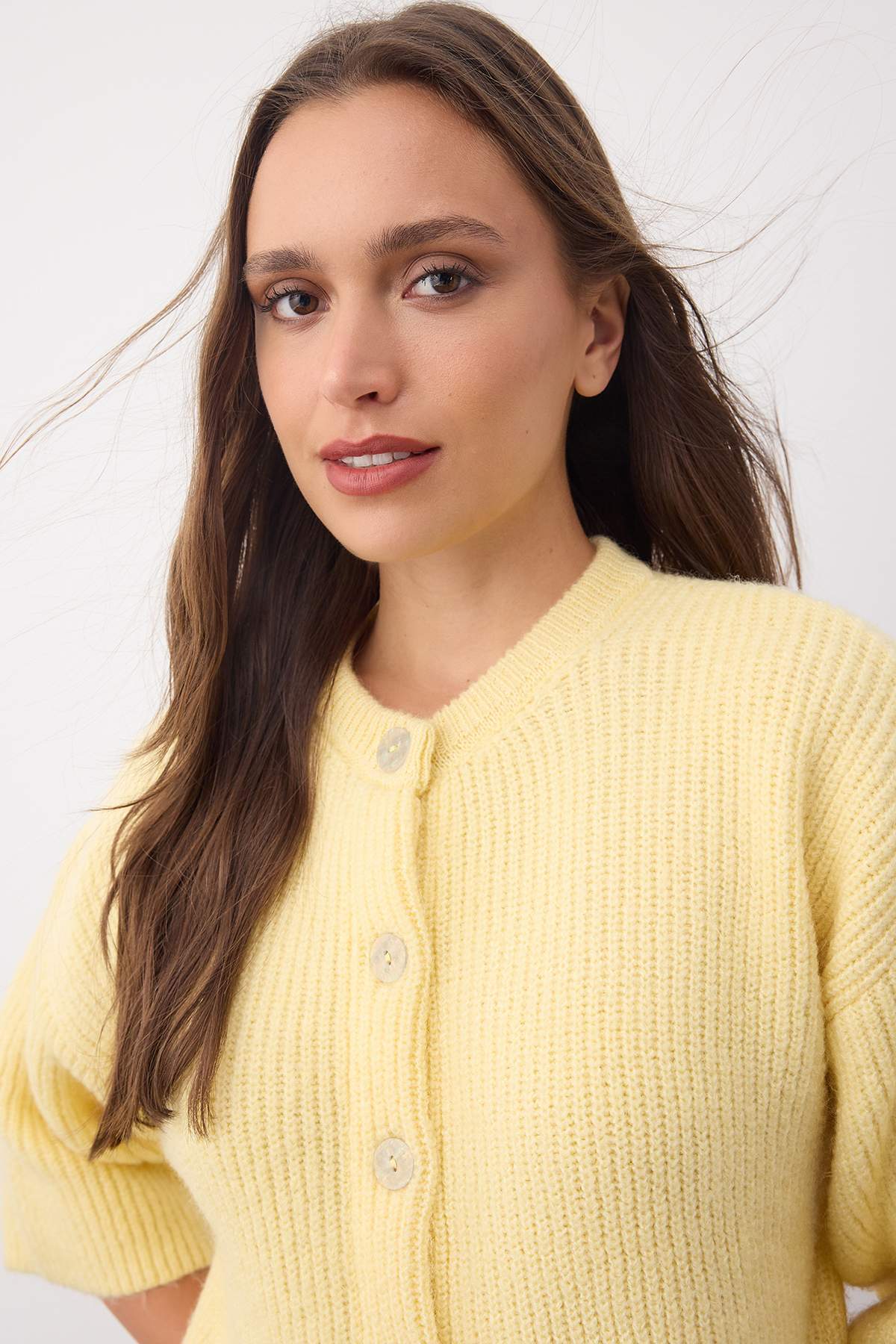 Trendyolmilla Wardrobe Essentials Vizon Yumuşak Dokulu Geniş Kalıp Kısa Kol Basic Triko Hırka | TWOAW26HI00251