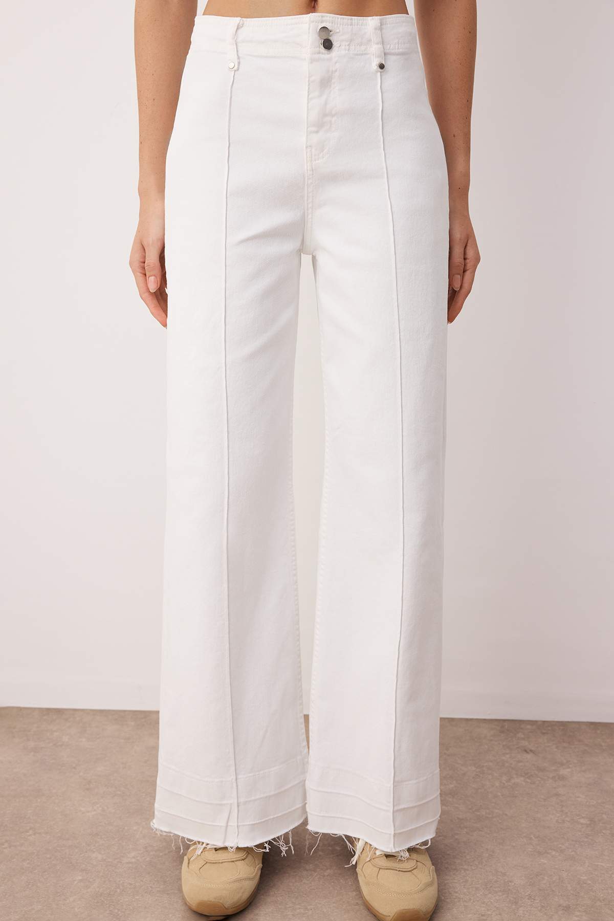 Trendyolmilla Kırmızı Yüksek Bel Nervür Detaylı Paça Kesikli Comfort/Esnek Wide Leg Jeans TWOSS25JE00310