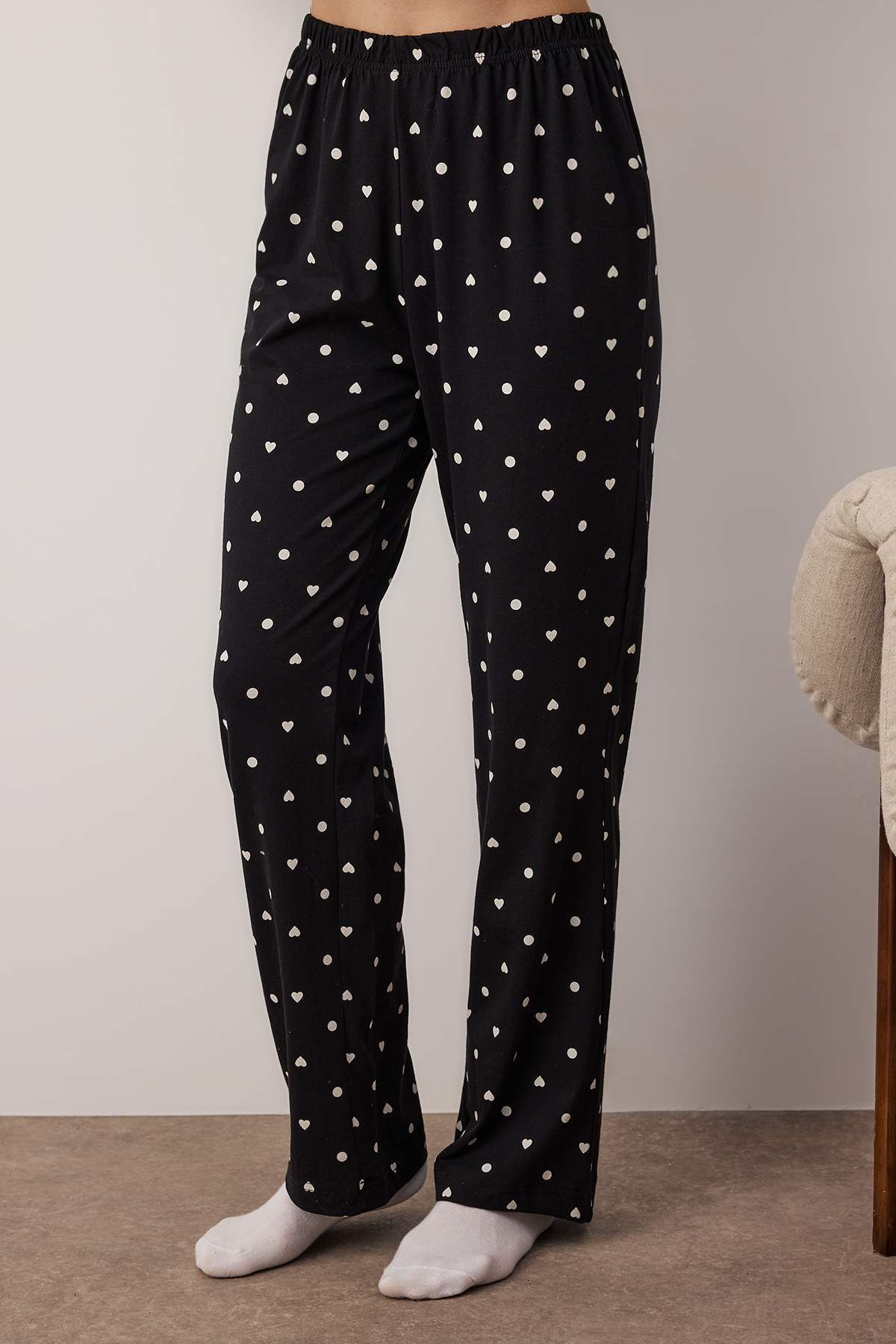 Trendyolmilla Siyah %100 Pamuklu Puantiye ve Kalpli Örme Pijama Takımı THMAW25PT00039