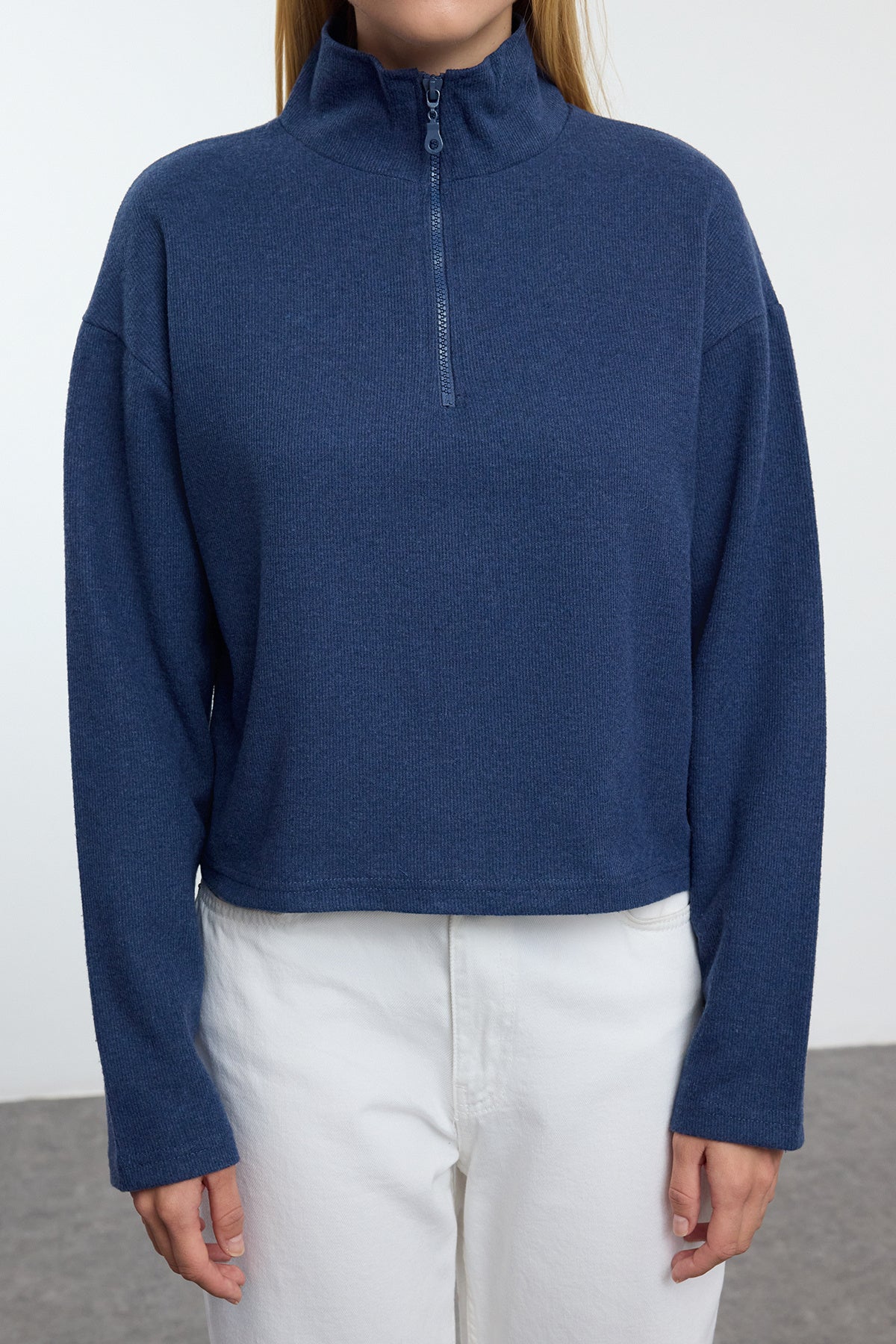 Trendyolmilla Mavi Selanik/Triko Görünümlü Fermuarlı Yaka Regular/Normal Kalıp Örme Sweatshirt TWOAW22SW0732