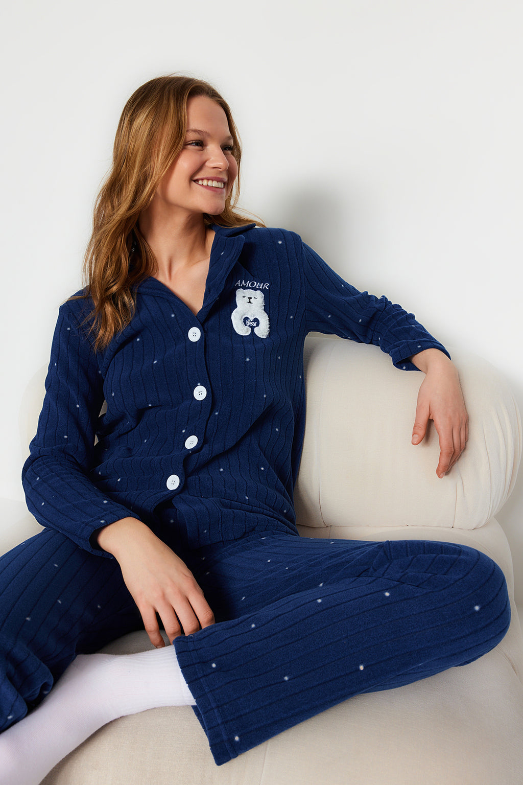 Trendyolmilla Lacivert Puantiyeli Hayvan Baskılı Polar Kışlık Örme Pijama Takımı THMAW24PT00176