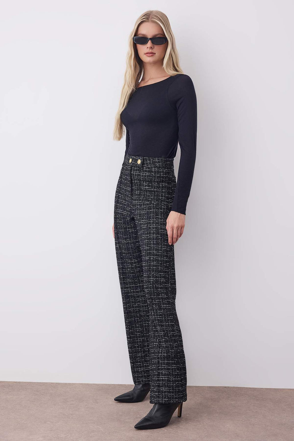 Siyah Tüvit Straigth/Düz Kesim Örme Pantolon TWOAW26PL00094