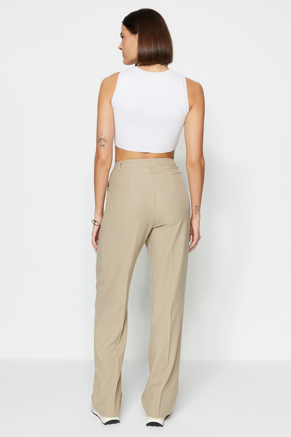 Trendyolmilla Limited Edition Vizon Straight/Düz Kesim Pilili Dokuma Kumaş Pantolon TWOAW23PL00401