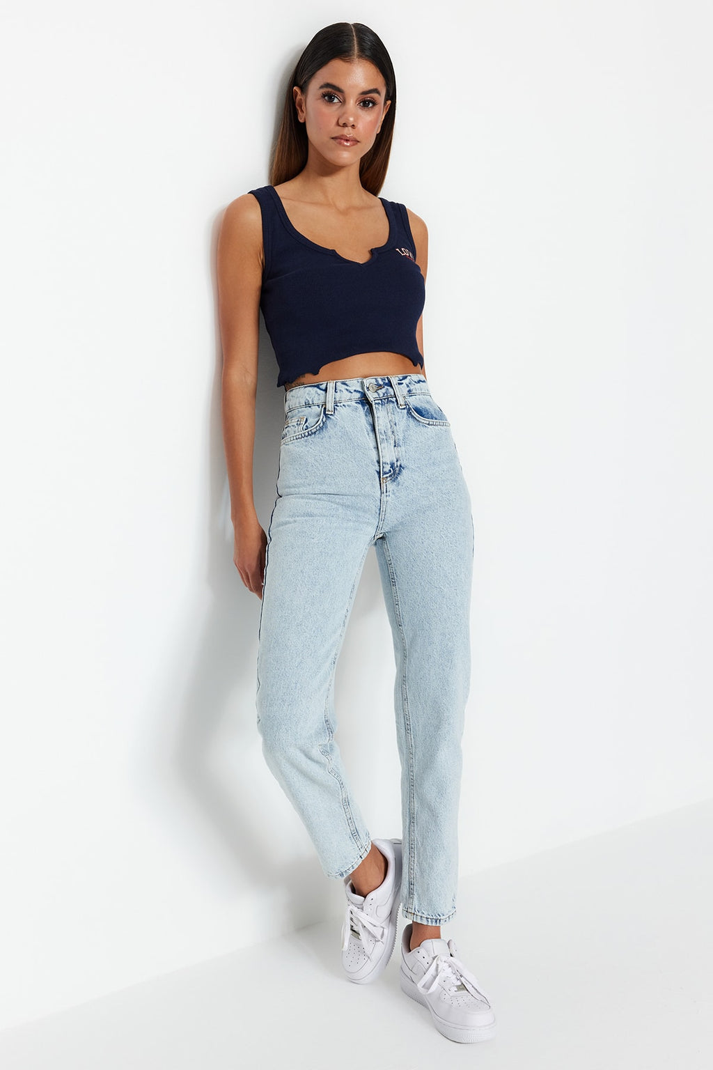 Trendyolmilla Siyah Yüksek Bel Mom %100 Pamuk Non-Stretch Jeans TWOSS23JE00085