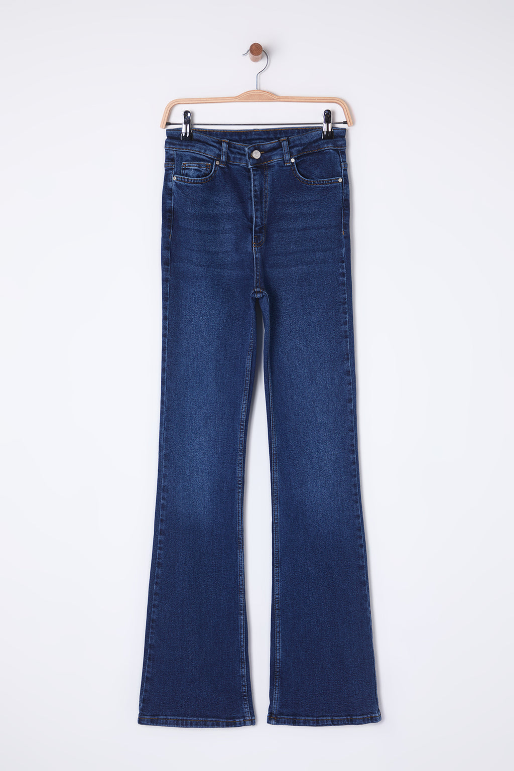 Trendyolmilla Koyu Mavi Yüksek Bel Comfort/Esnek Flare İspanyol Paça Jeans TWOSS25JE00110