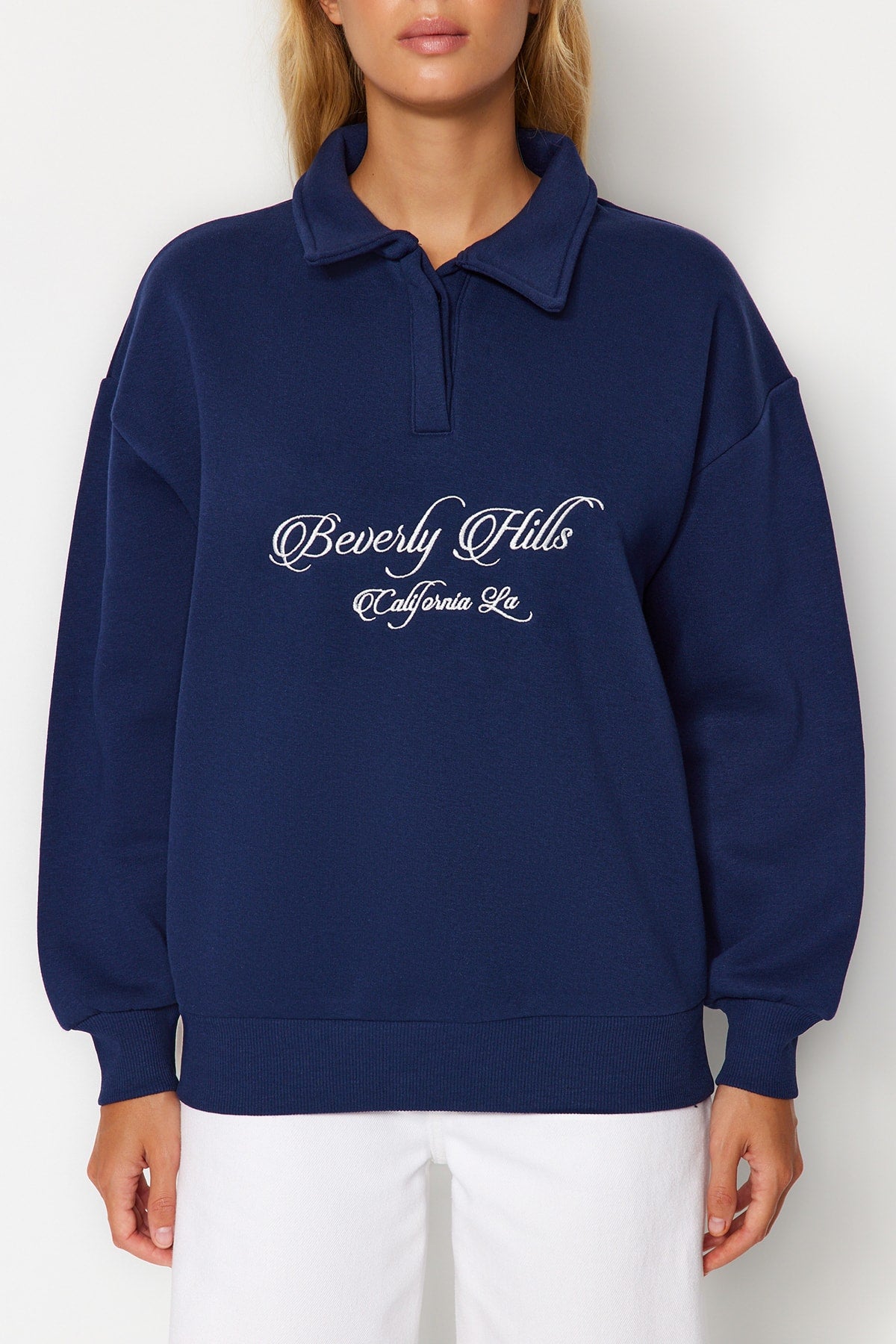 Trendyolmilla Sarı Gömlek Yaka Nakışlı Regular Fit Kalın İçi Polarlı Örme Sweatshirt TWOAW24SW00182