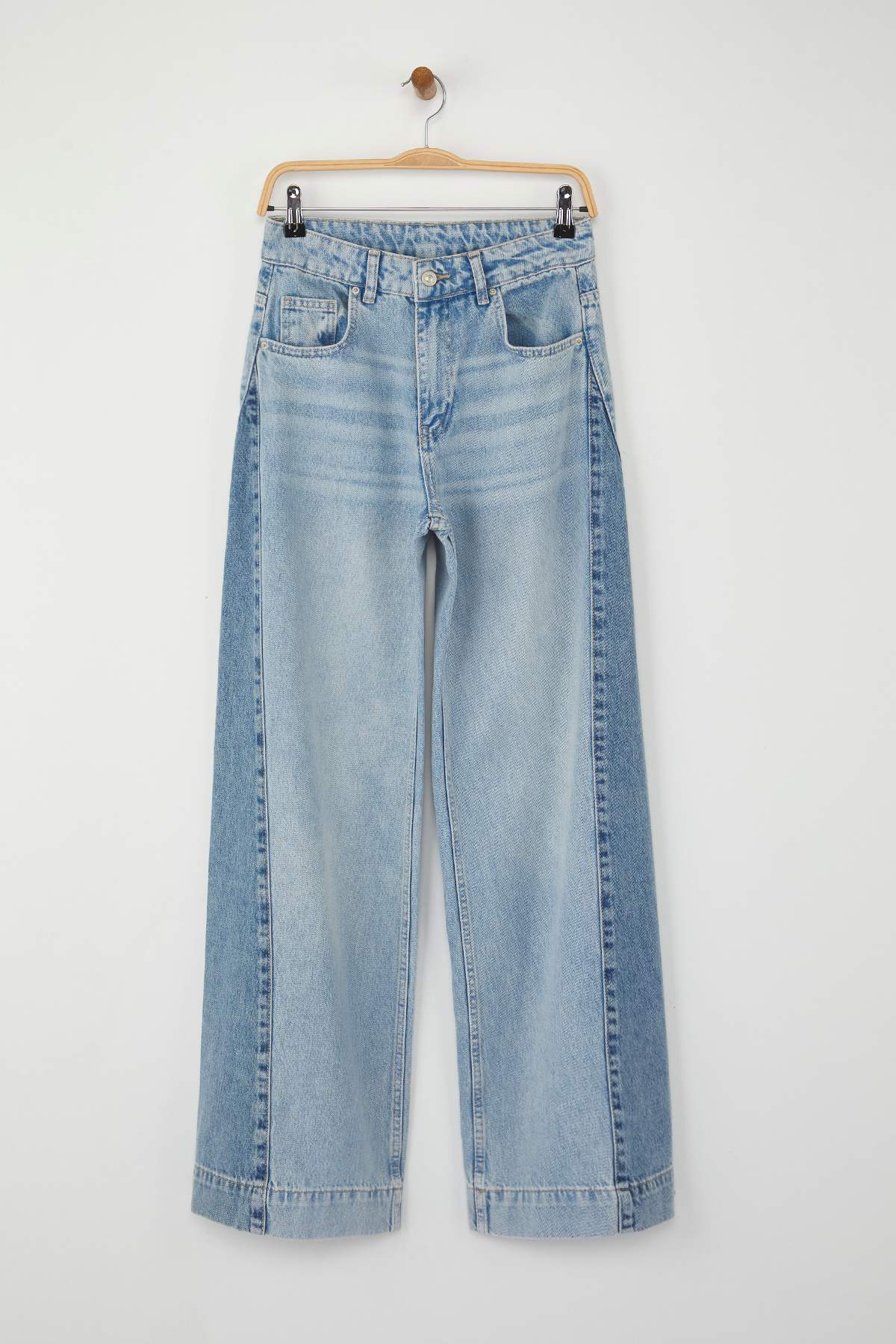 Trendyolmilla Özel Koleksiyon Mavi Yüksek Bel Renk Bloklu Wide Leg Geniş Paça Jeans TWOAW26JE00099 Main image