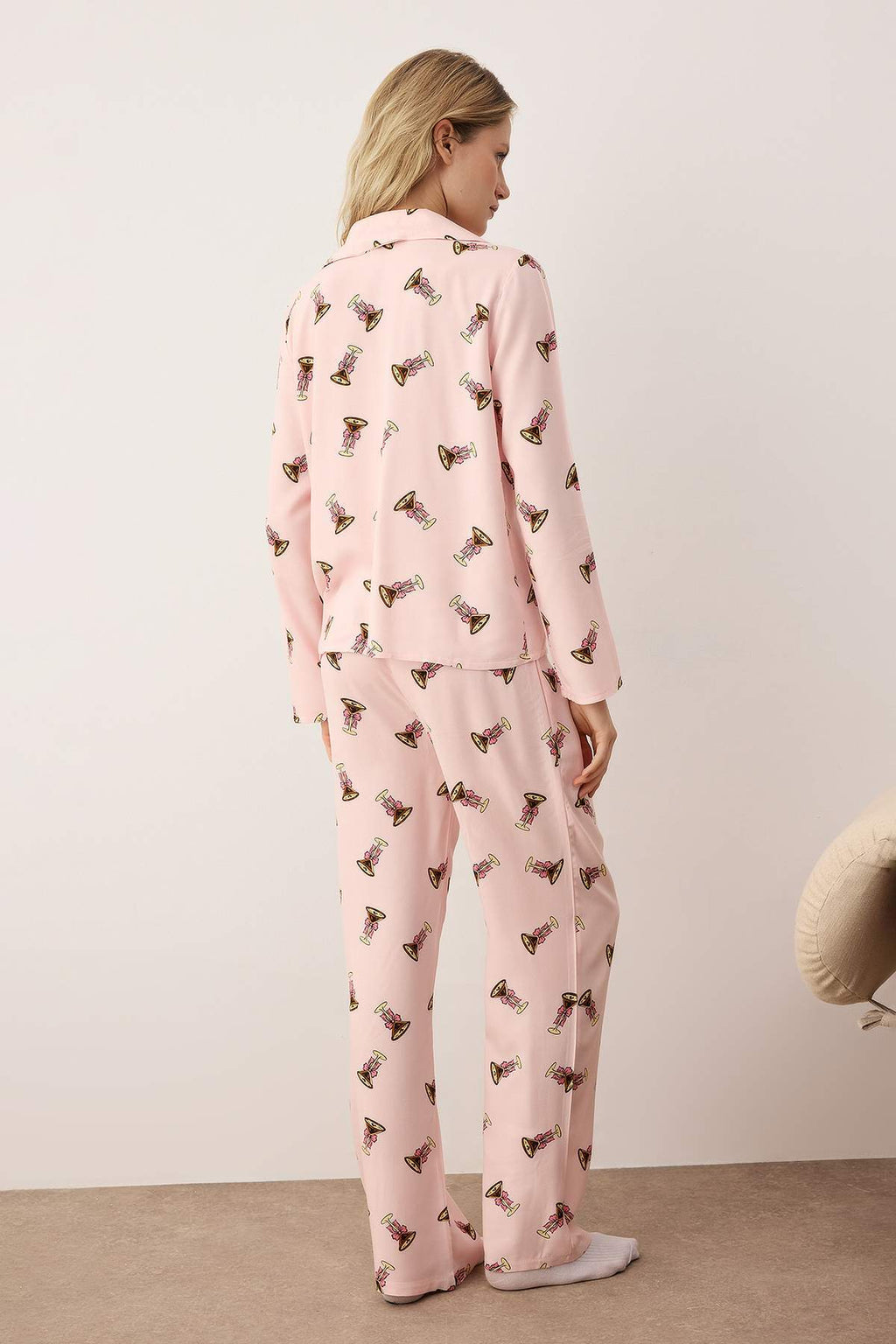 Pembe-Çok Renkli Baskılı Viskon Dokuma Pijama Takımı THMAW26PT00149