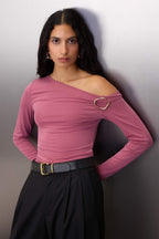 Trendyolmilla Haki Fitted Düşük Omuzlu Aksesuar Detaylı Asimetrik Yaka Esnek Örme Bluz TWOAW26BZ00075