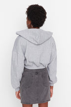 Trendyolmilla Siyah Kalın İçi Polarlı Kapüşonlu V Yaka Rahat Kesim Crop Örme Sweatshirt TWOAW23SW00096
