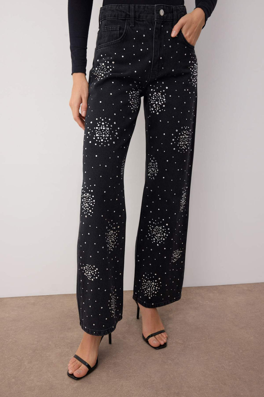 Siyah Yüksek Bel Taş Detaylı Geniş Paça Wide Leg Jeans TWOAW26JE00116