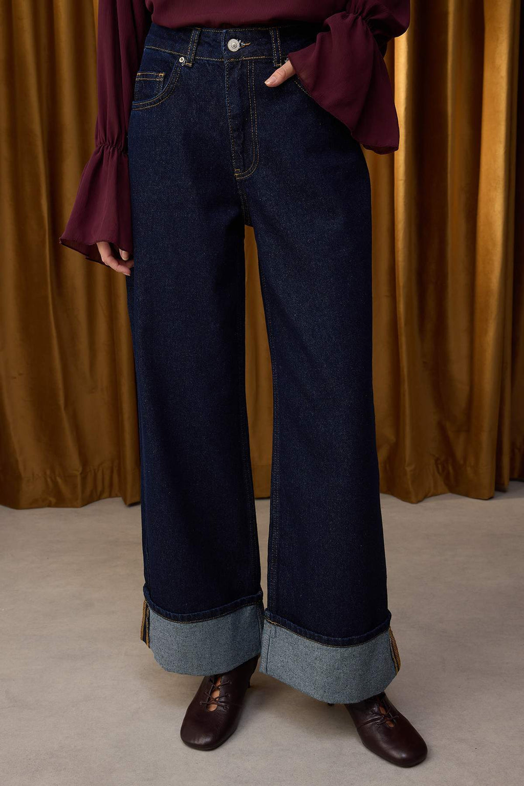 Trendyolmilla Kahverengi Paça Katlamalı Yüksek Bel Wide Leg/Geniş Paça Jeans TWOAW26JE00011