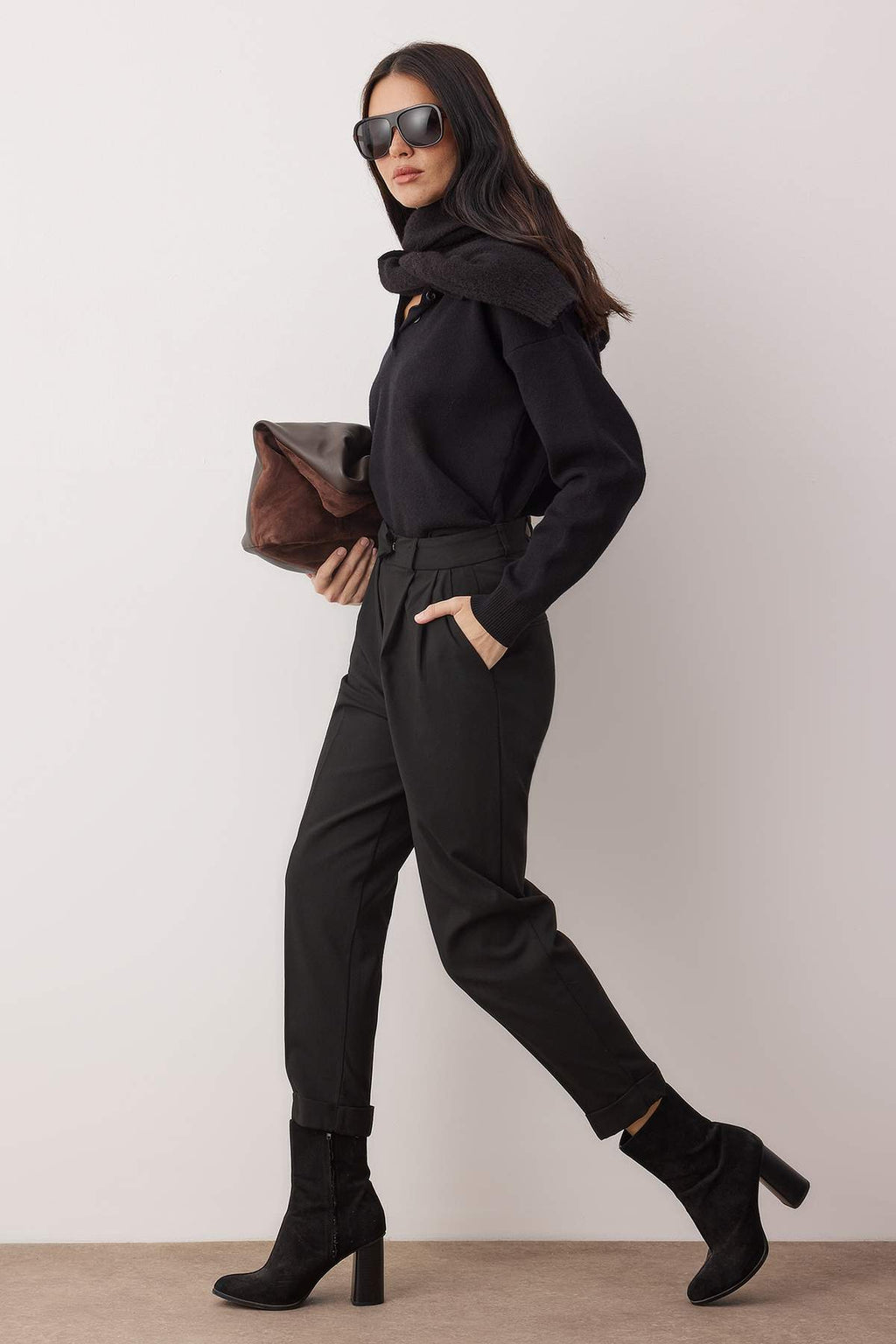 Siyah Pilili Boru Paça Dökümlü Yüksek Bel Kumaş Pantolon TWOAW26PL00155