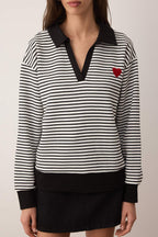 Siyah Çizgili Kalp Nakışlı Regular/Normal Kalıp Örme Sweatshirt TWOAW26SW00003