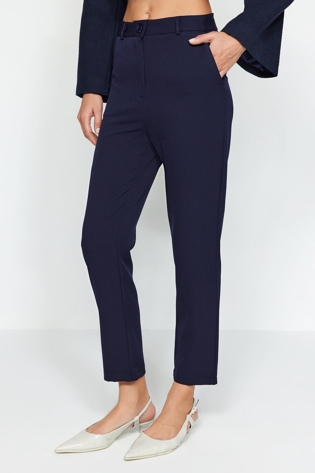 Trendyolmilla Siyah Basic Cigarette Dar Paça Dokuma Kumaş Pantolon TWOSS19ST0038