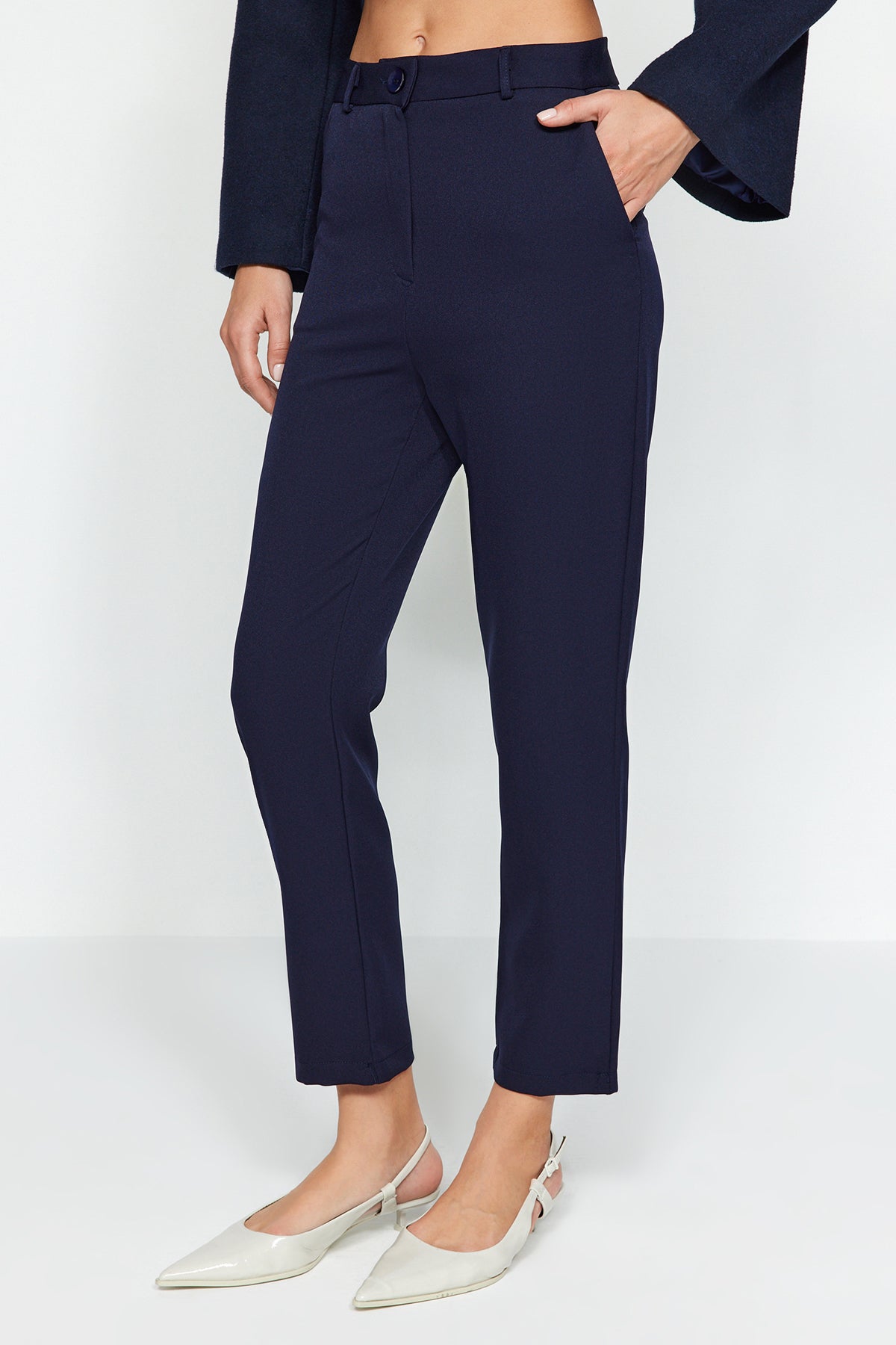 Trendyolmilla Lacivert Basic Cigarette Dar Paça Dokuma Kumaş Pantolon TWOSS19ST0038