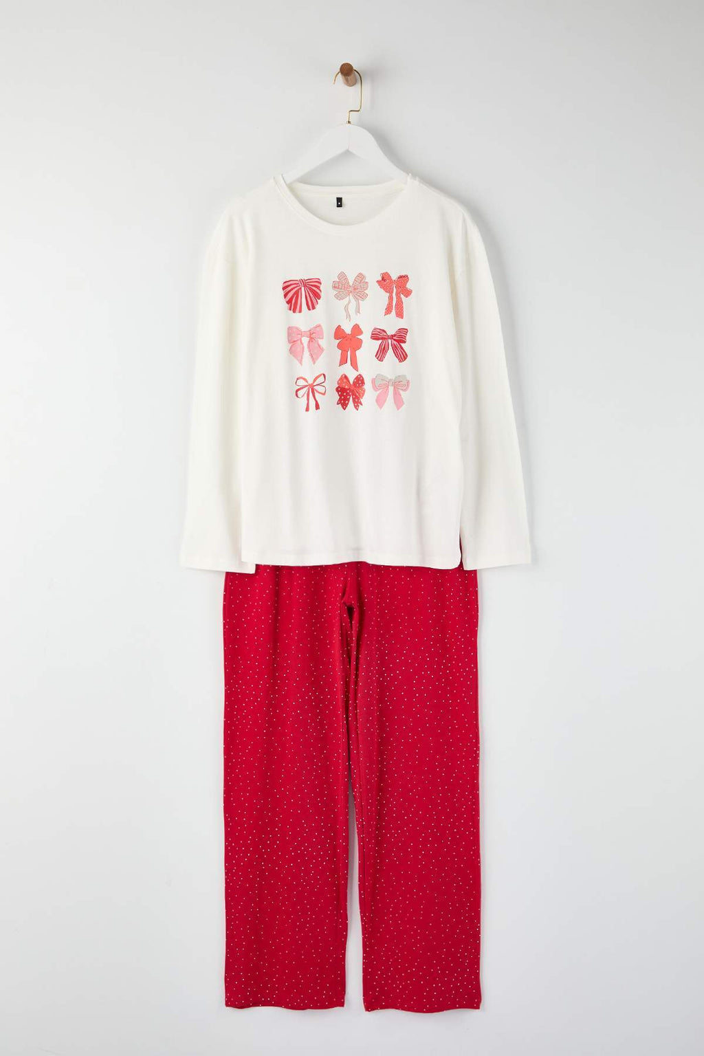 Trendyolmilla Beyaz %100 Pamuklu Kurdele/Fiyonklu ve Puantiyeli Örme Pijama Takımı THMAW26PT00053