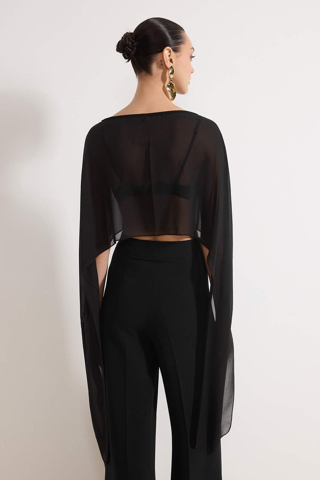Siyah Asimetrik Kesim Astarsız Şifon Pelerin Party Bluz TPRSS26BZ00055