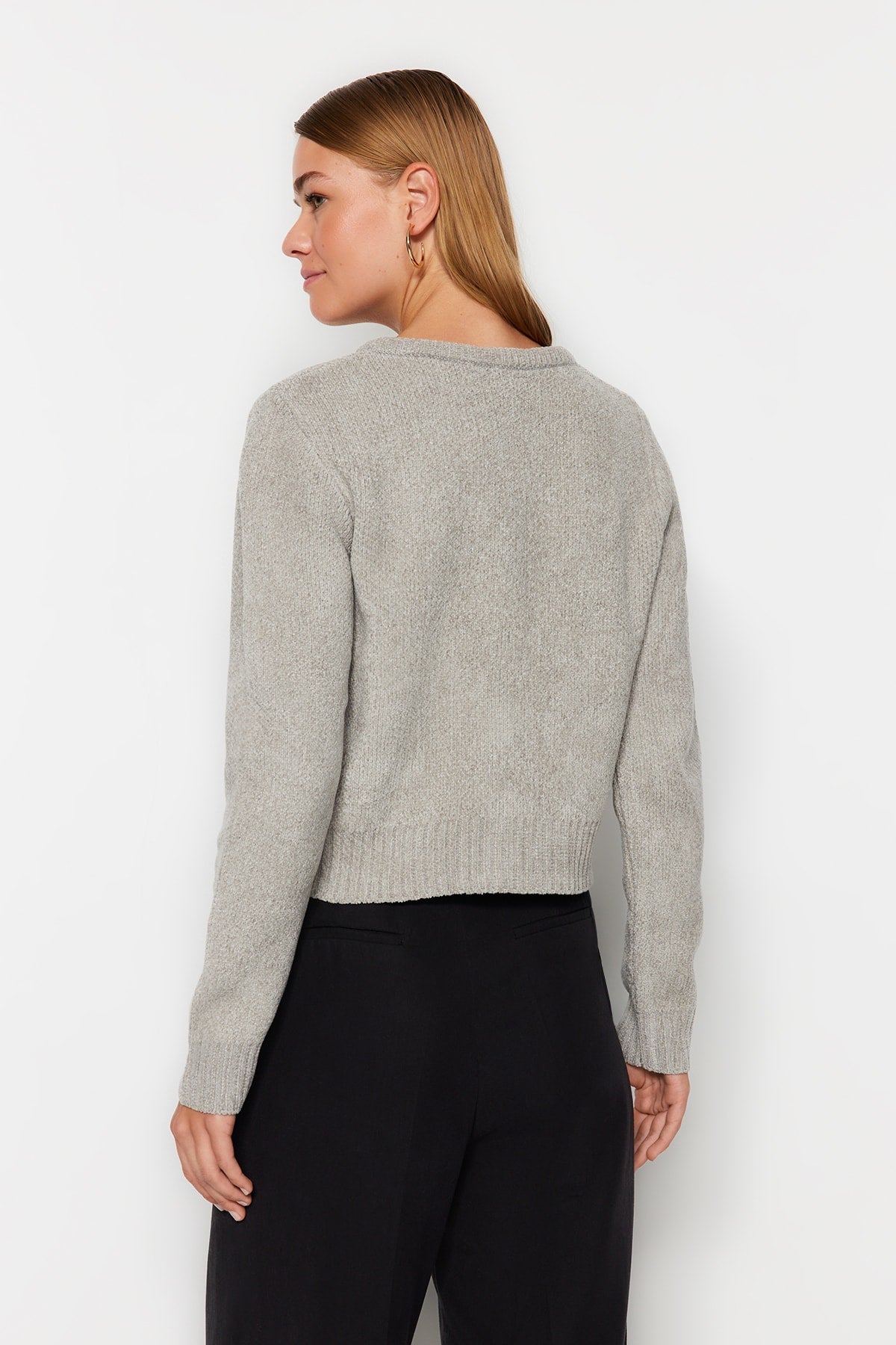 Trendyolmilla Gri Crop Premium İplik/Özel İplik Cep Detaylı Triko Hırka TWOAW24HI00051