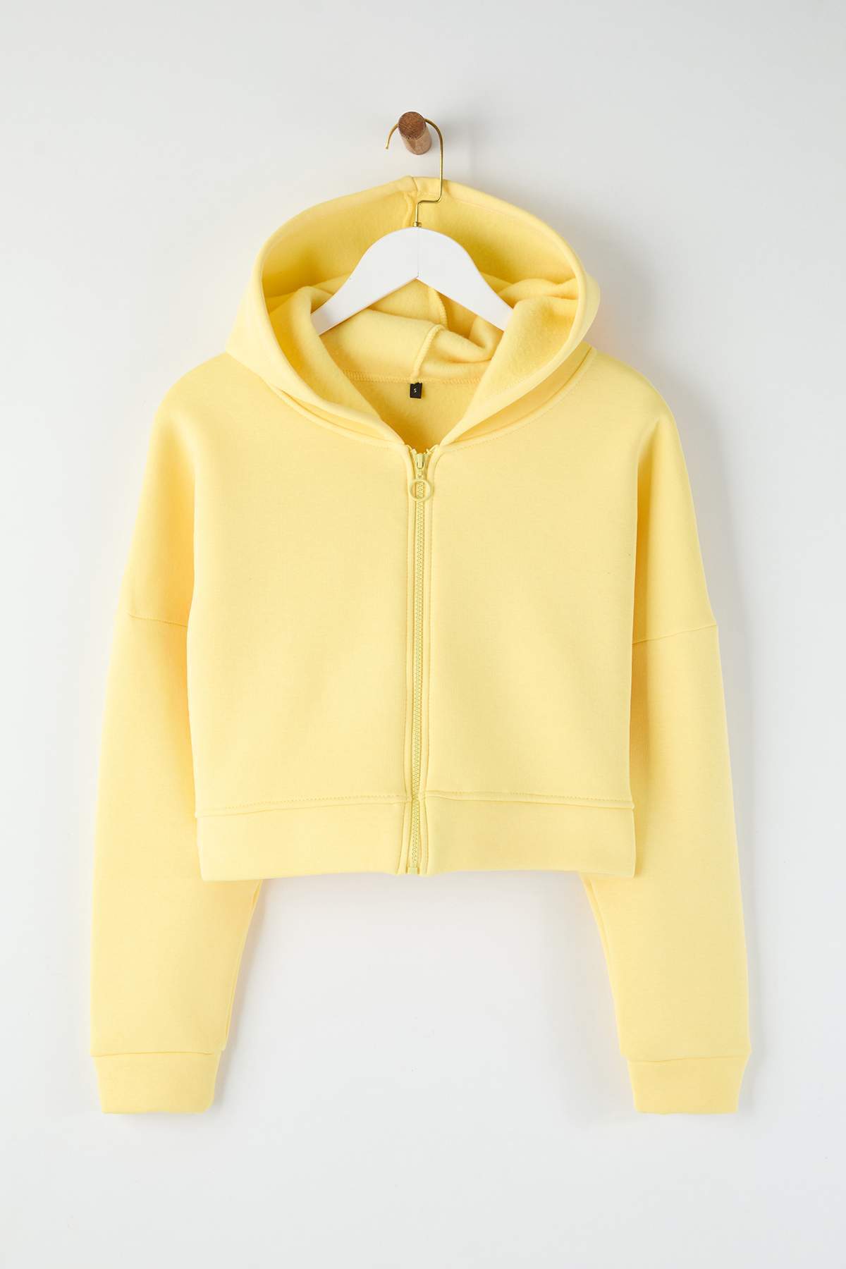 Trendyolmilla Açık Sarı Fermuarlı Kapüşonlu Rahat Kesim Crop Kalın İçi Polarlı Örme Sweatshirt TWOAW20SW0660