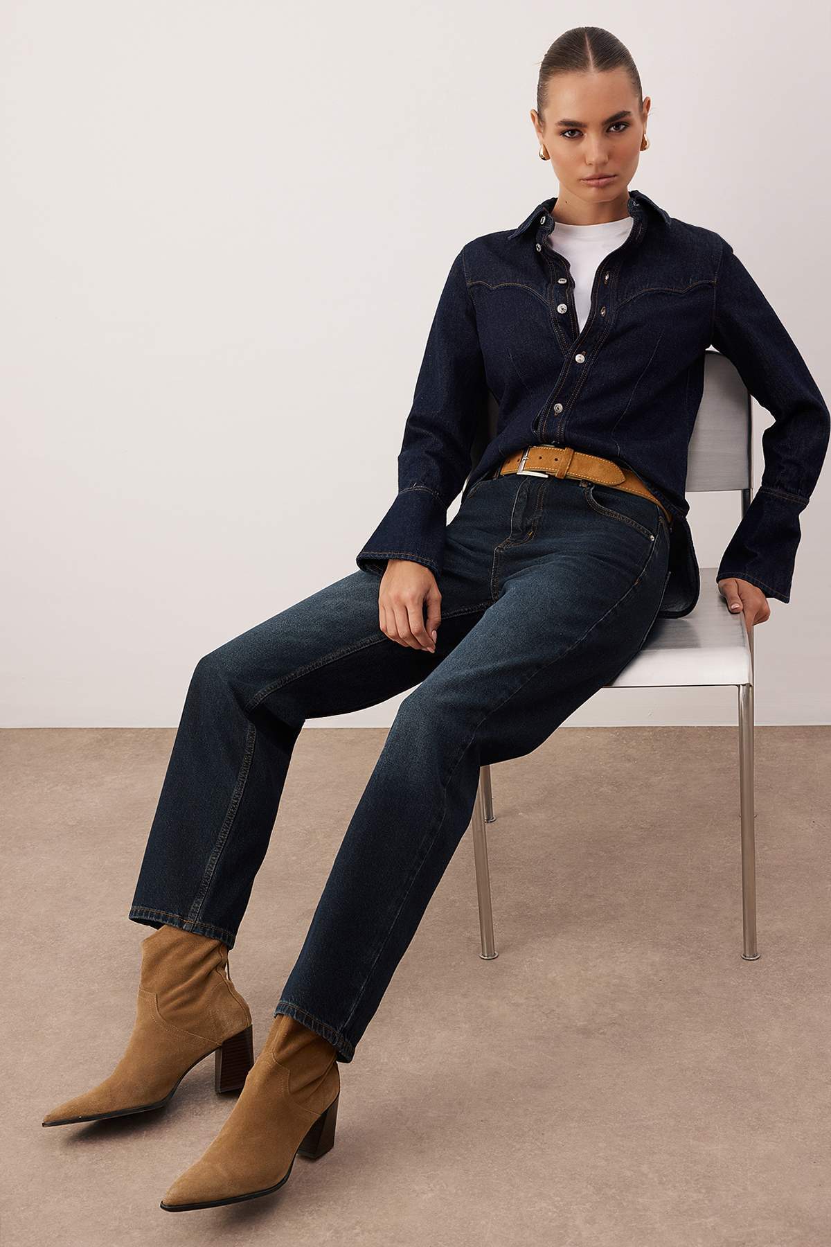 Trendyolmilla Koyu Mavi Yüksek Bel Straight/Düz Paça Jeans TWOAW26JE00182 Secondary image