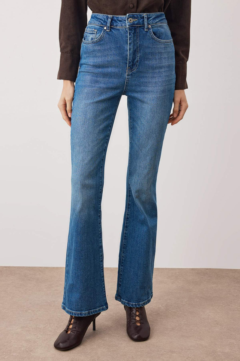 Trendyolmilla Mavi*002 Süper Yüksek Bel Comfort/Esnek Flare Jeans TWOSS23JE00064