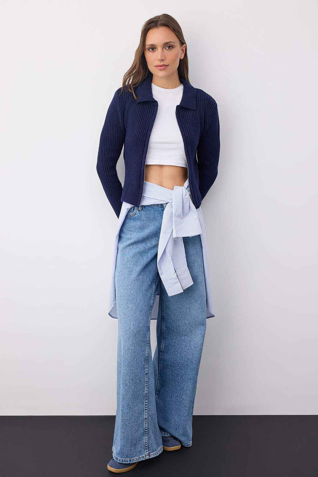 Trendyolmilla Wardrobe Essentials Gri Yumuşak Dokulu Fermuarlı Triko Hırka | TWOAW26HI00177