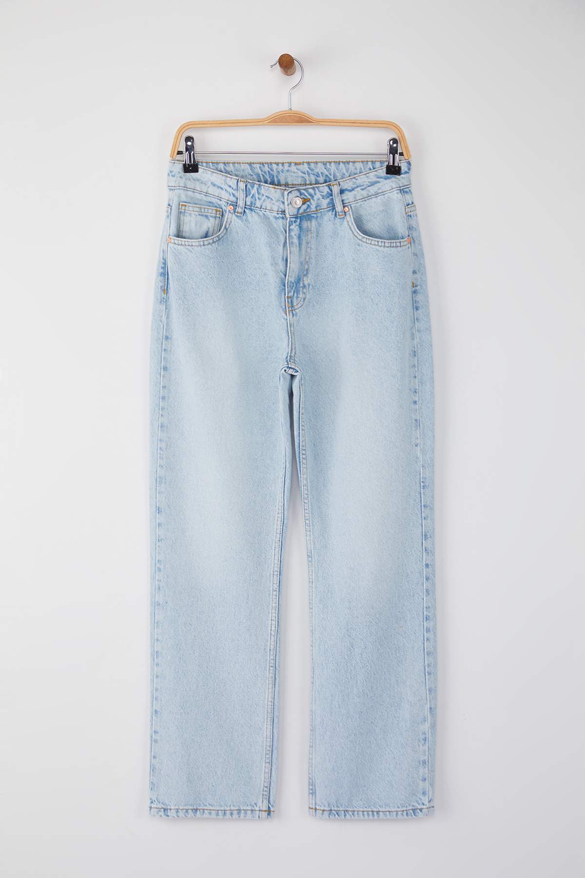 Trendyolmilla Gri Yüksek Bel Boru Paça Yeni Straight Jeans TWOAW26JE00060