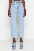 Trendyolmilla Açık Mavi Yüksek Bel Düz Kesim Straight %100 Pamuk Non-Stretch Jeans TWOSS23JE00089